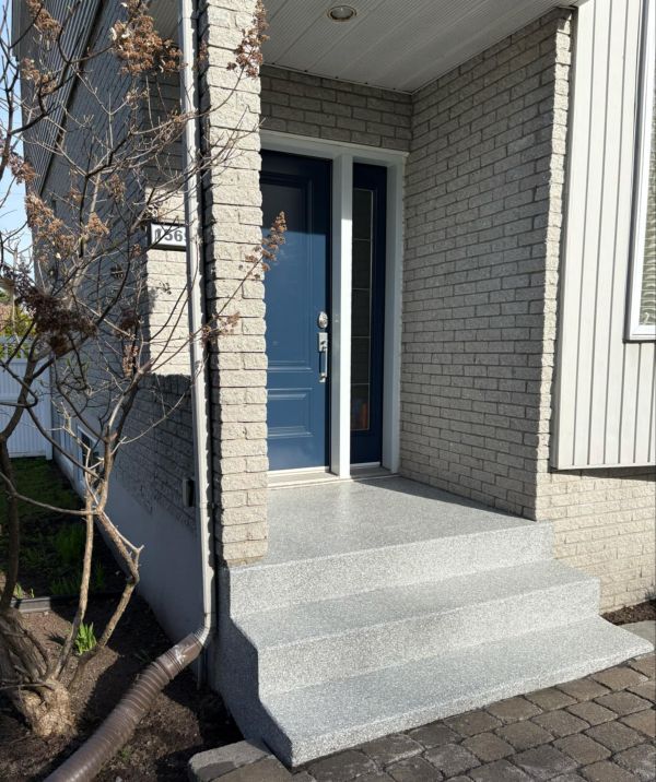 Balcon 3-DB0F742DB7E8